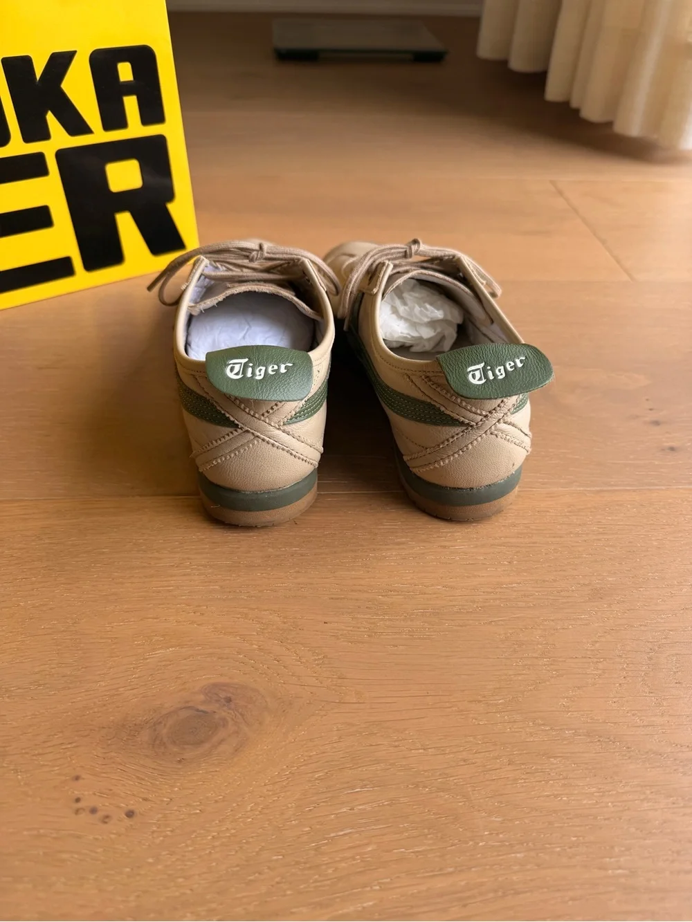 Onitsuka Tiger Mexico 66 Beige Grass Green Leather Sneakers Japan 23.5 W6.5